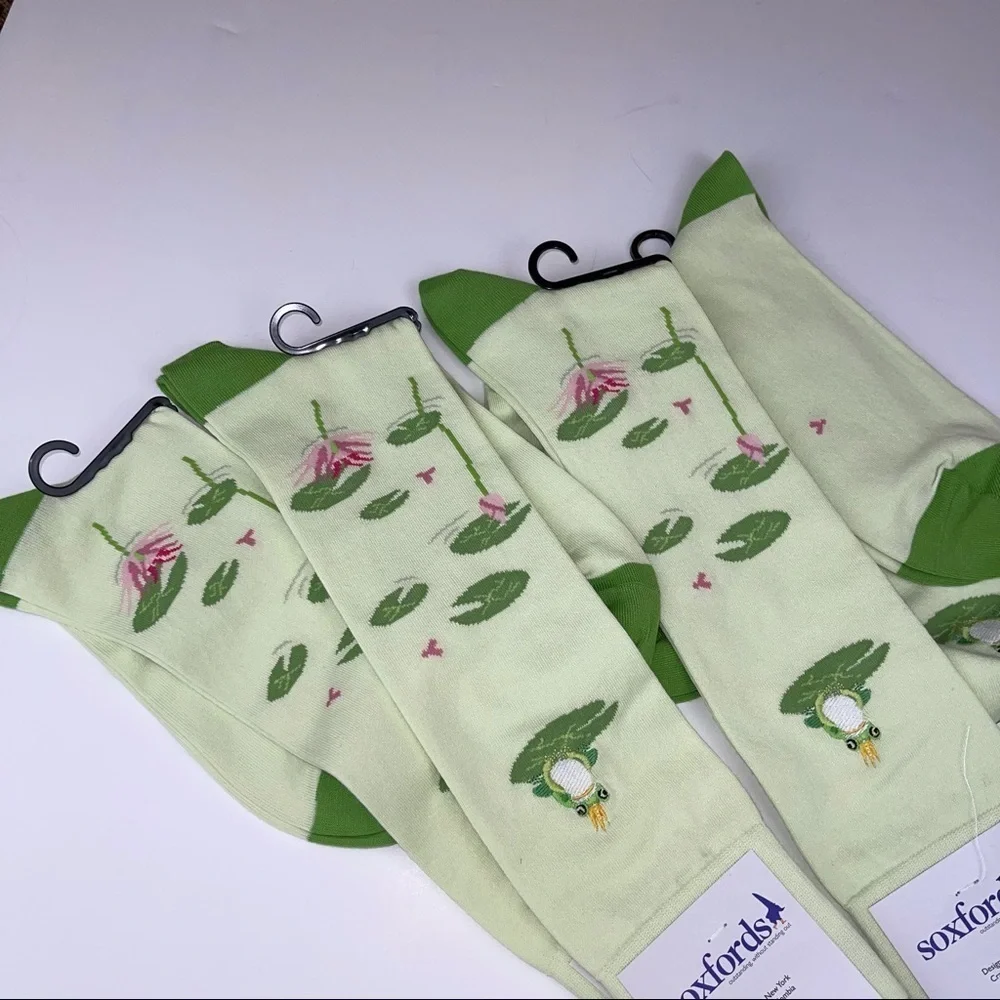 NEW Soxfords Frog Legs Novelty Socks NWT